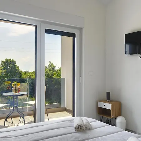 Sunshine Dvori Villa *