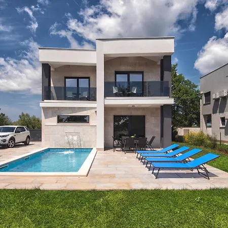 Sunshine Dvori Villa *