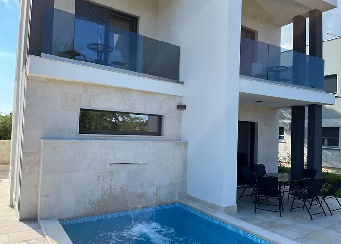 Sunshine Dvori Marčana